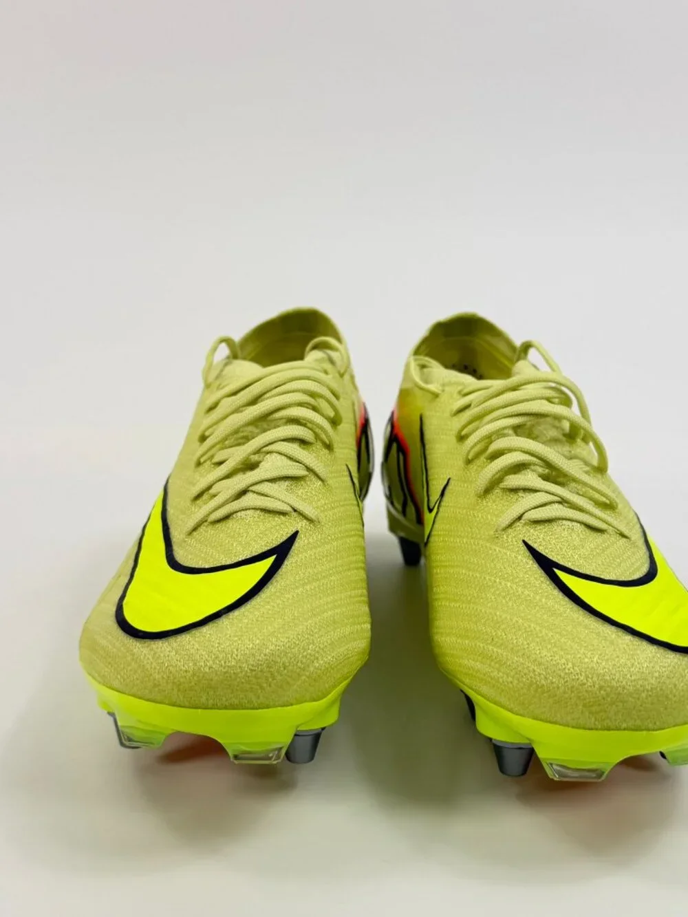 Nike Mercurial Vapor 16 Elite SG-Pro  Volt  HJ2454-300 Soccer size 5 M / 6.5 W